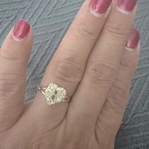 Elegant 10 Karat Gold Heart Ring
